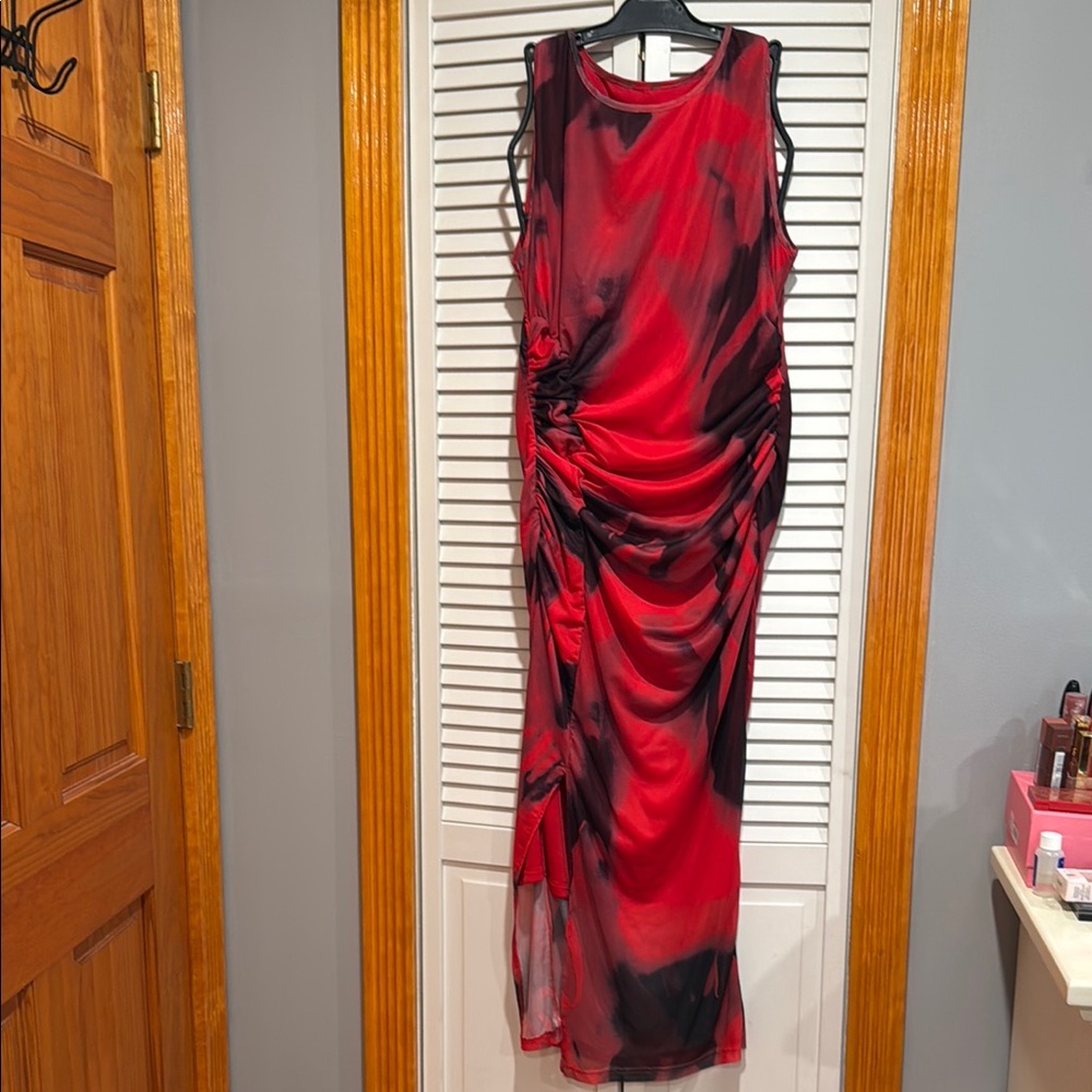 SHEIN Red and Black Maxi Dress Sleeveless Scoop Neck
